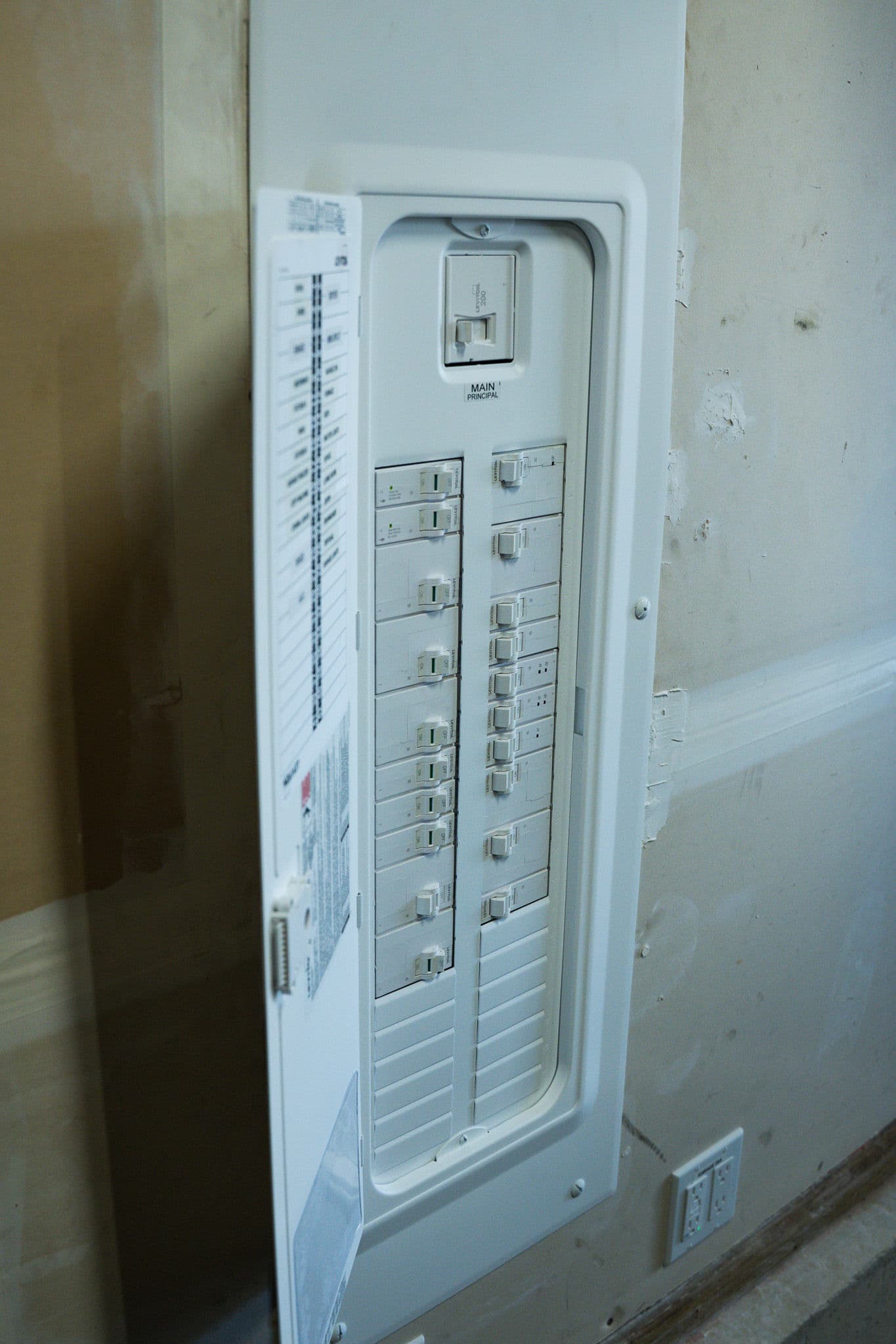 Gallery photos for Panel Swap in Marysville Makes Room for AC Circuits: Image #3